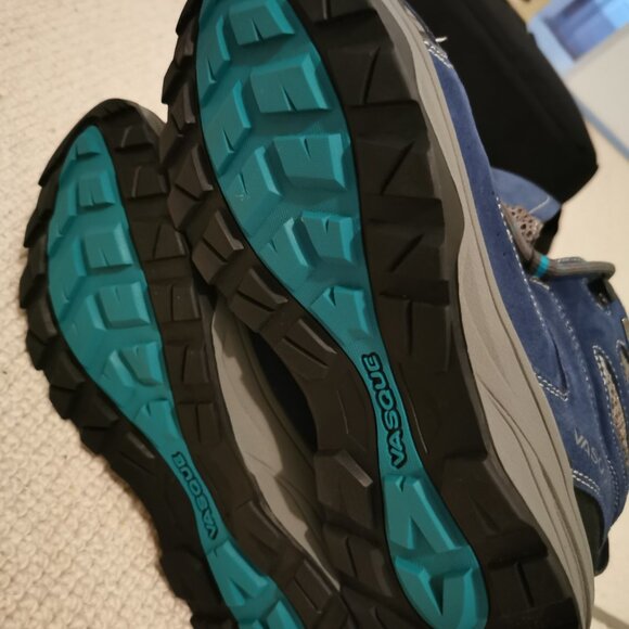 Vasque Hiking Shoes - Picture 3 of 4
